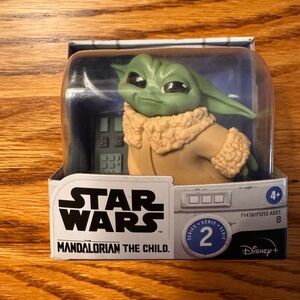 Disney Hasbro Star Wars Bounty Collection The Child Collectible Figure.  AGE 4+